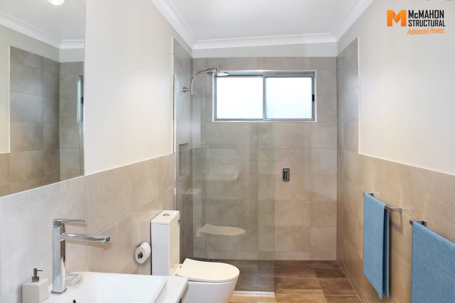 Byron Street - Upstairs Unit 3, Inverell NSW